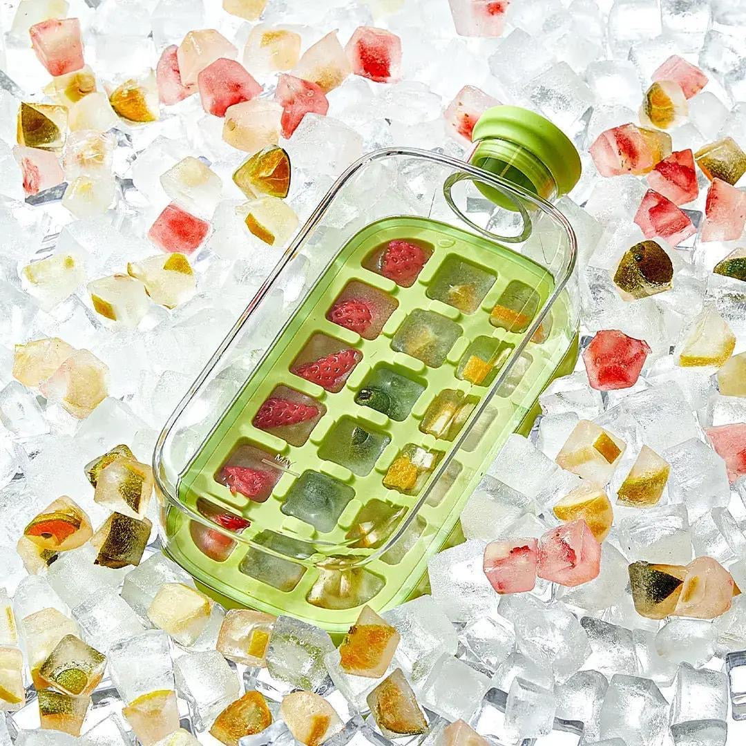 ❄️❄️All-in-1 Ice Cube Bottle: Make, Store & Sip Cold Drinks Anywhere✨✨